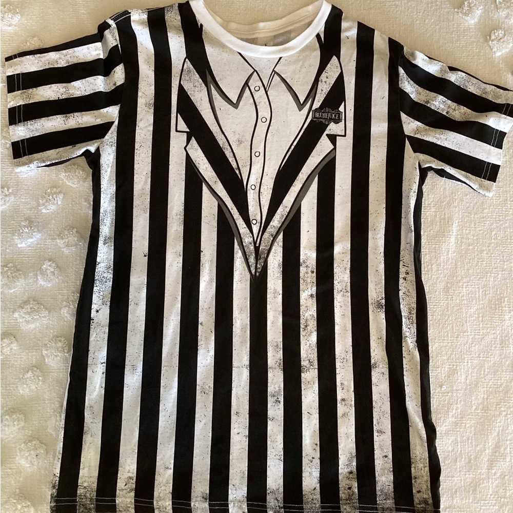 Men's Beetlejuice  Short Sleeve Graphic T-Shirt - White, Large
C1